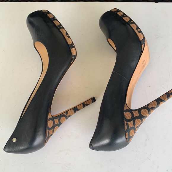 COACH Signature Alexa Black Pumps - Picture 13 of 16
